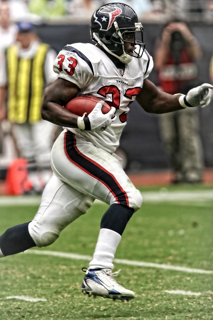 斯基拉：葡体1800万报价尤文右后卫科斯塔，并与球员达成协议.